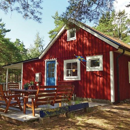 Stunning Home In Yngsjoe With Wifi Eksteriør billede