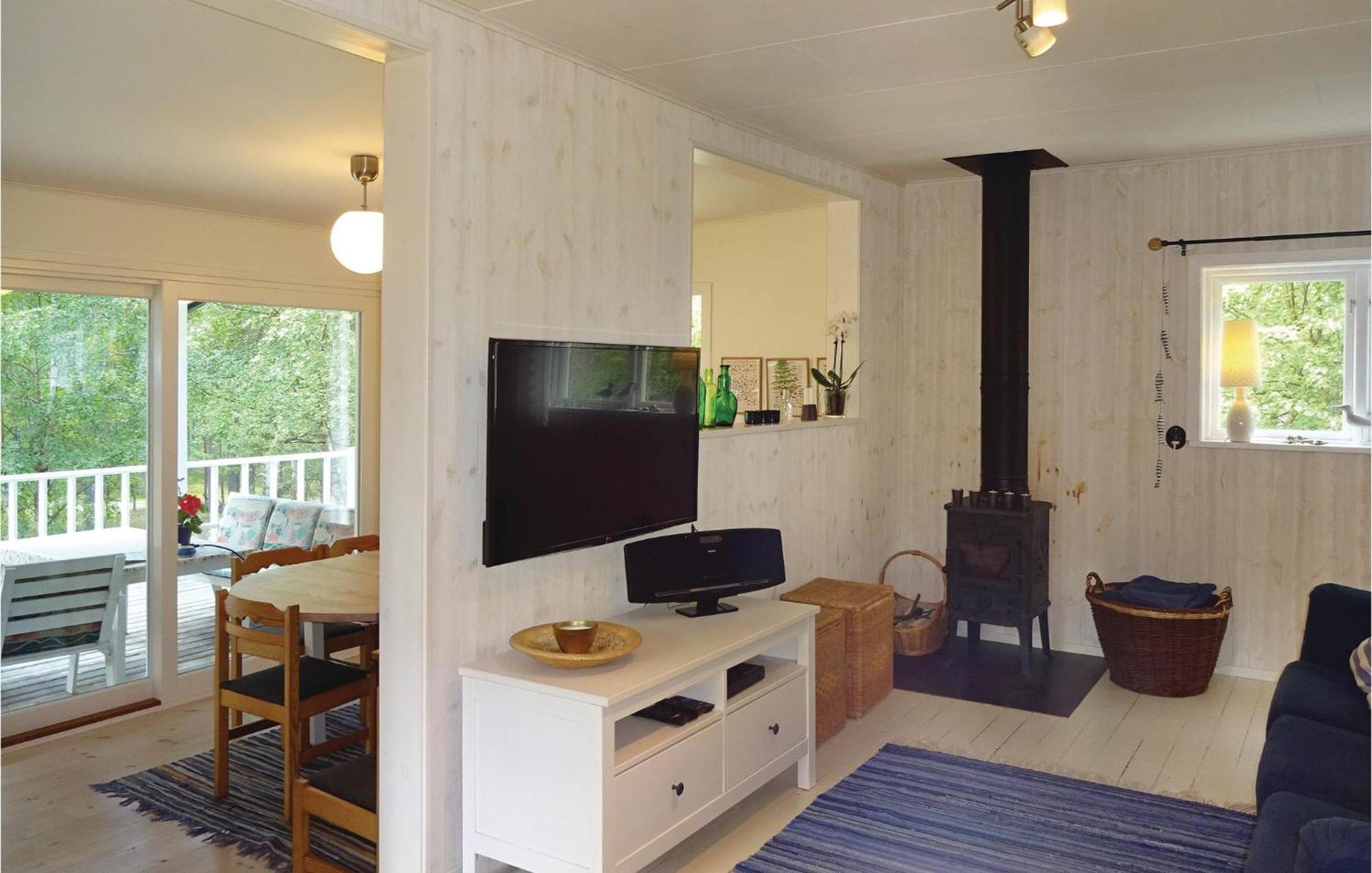Stunning Home In Yngsjoe With Wifi Eksteriør billede